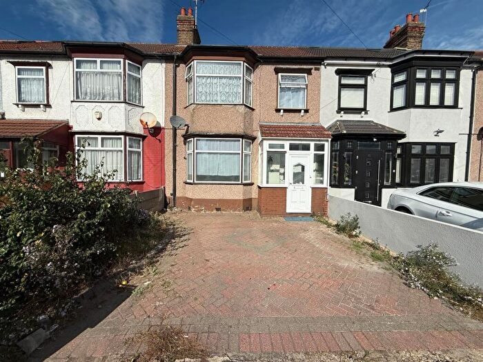 3 Bedroom House To Rent In Leicester Gardens, Ilford, IG3