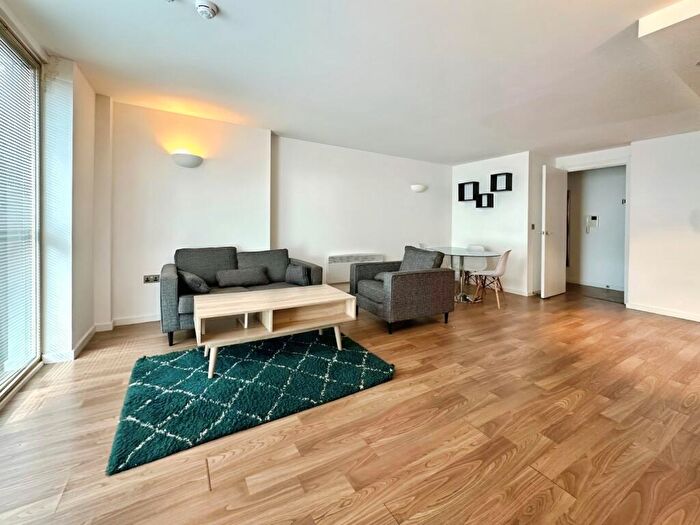 2 Bedroom Flat To Rent In West Point, Wellington Street, Leeds, West Yorkshire, LS1