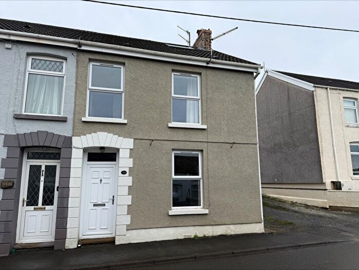 4 Bedroom Property To Rent In Llanelli, SA15