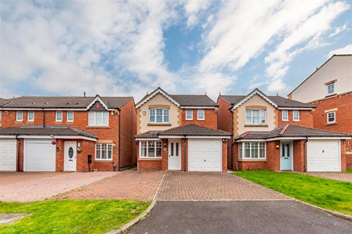 3 Bedroom Detached House For Sale In Renforth Close, Gateshead, NE8