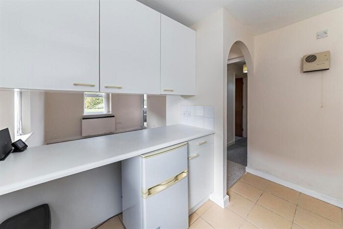 2 Bedroom Apartment To Rent In Jackman Close, Abingdon, OX14