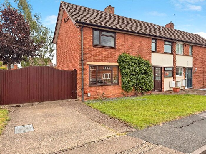 3 Bedroom Semi-Detached House For Sale In Winterton Drive, Aylesbury, Buckinghamshire, HP21