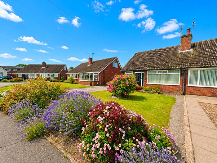 3 Bedroom Semi Detached House For Sale In Beaumont Close, Wistaston, Cheshire, CW2