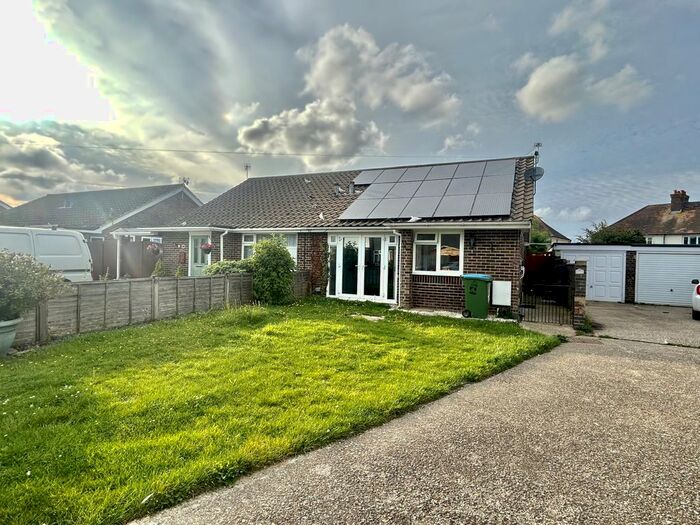 2 Bedroom Bungalow To Rent In Stonehill Crescent, Bognor Regis, PO21