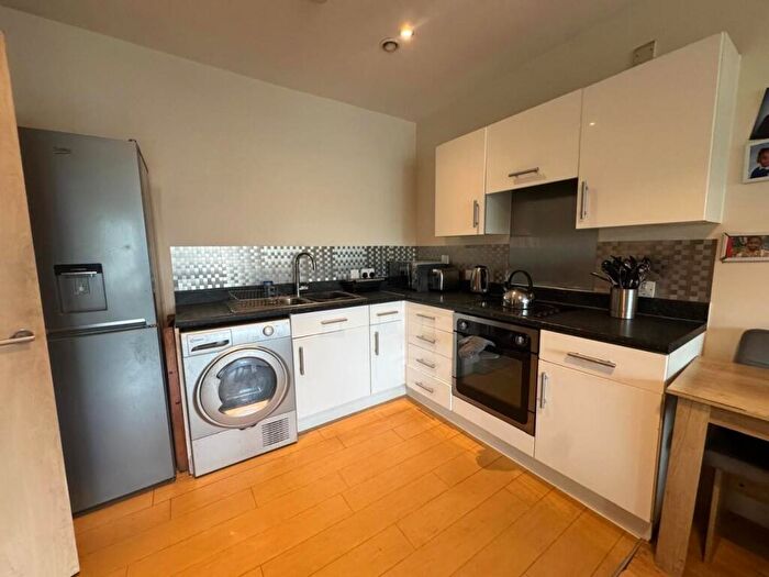 1 Bedroom Semi-Detached House To Rent In Hillside, London, NW10