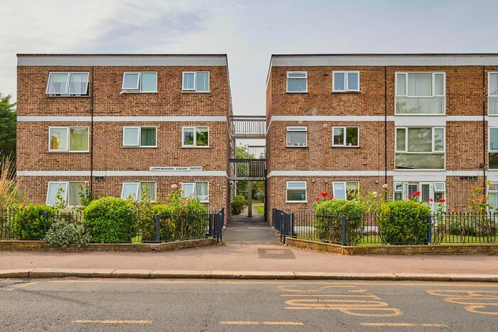 2 Bedroom Flat To Rent In The Avenue, London, E4