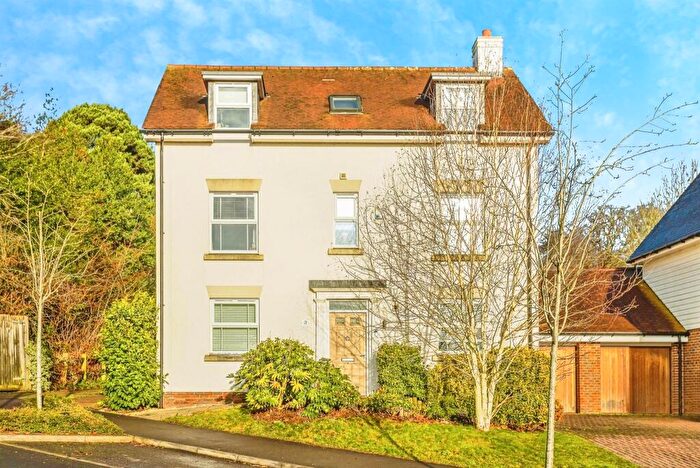 5 Bedroom Detached House For Sale In Trubwick Avenue, Haywards Heath, RH16