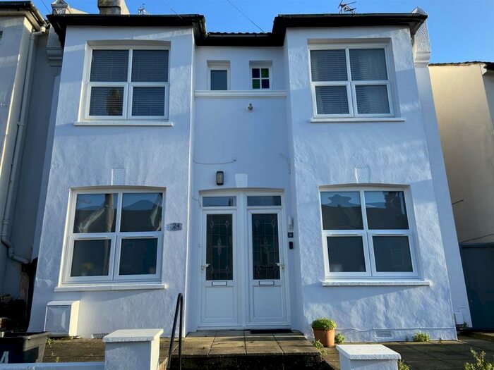 3 Bedroom Flat To Rent In Buller Road, Brighton, East Sussex, BN2