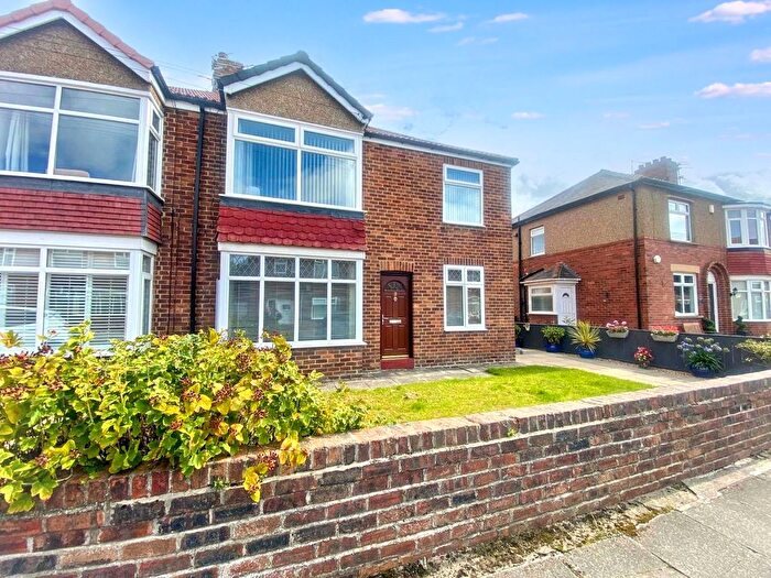 2 Bedroom Flat For Sale In Closefield Grove, Whitley Bay, NE25