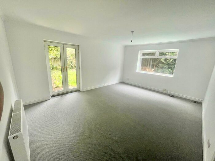 4 Bedroom Terraced House To Rent In Riccall Close, Hull, HU6