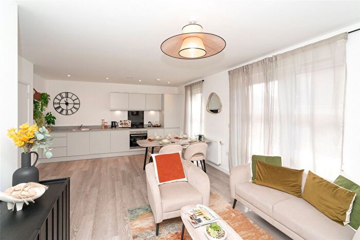 1 Bedroom Flat For Sale In Flat Parkside, St Albans Road, Watford, WD25