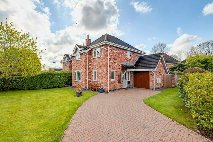 3 Bedroom Detached House For Sale In St. Vincent Drive, Hartford, CW8