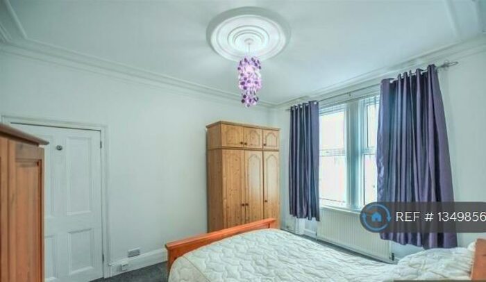 3 Bedroom Maisonette To Rent In Raby Street, Gateshead, NE8