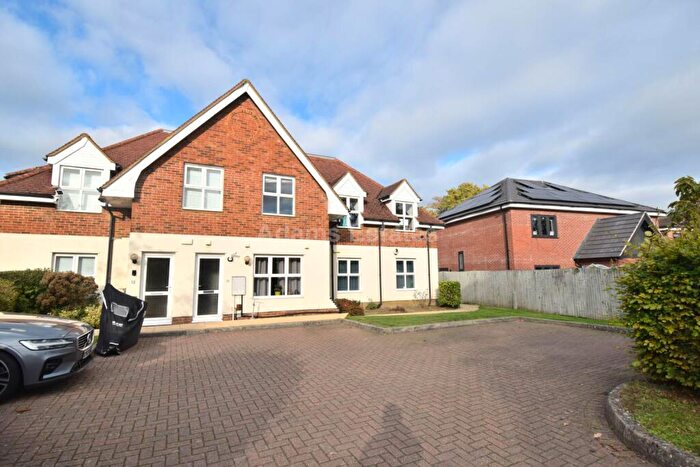 2 Bedroom Apartment To Rent In Pocket Place, Earley, RG6