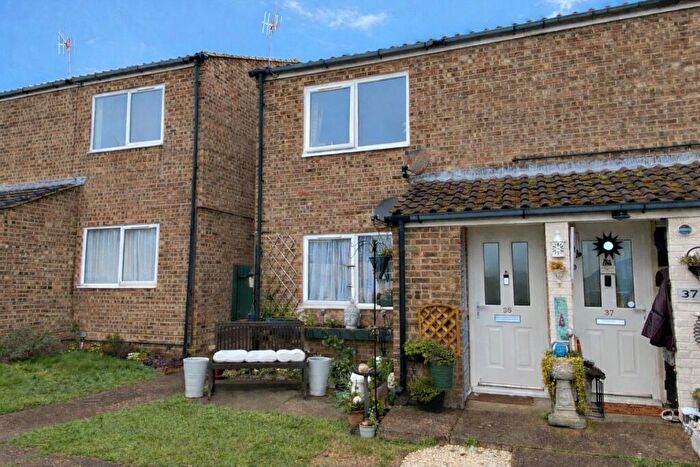 2 Bedroom Apartment For Sale In St. Marys Avenue, Hailsham, East Sussex, BN27