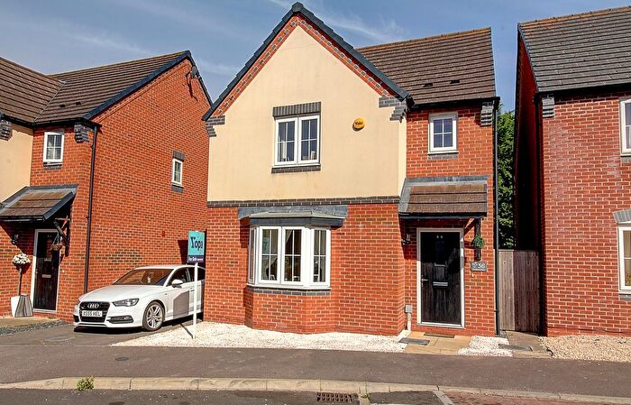 3 Bedroom Detached House For Sale In Cardinal Drive, Burbage, LE10