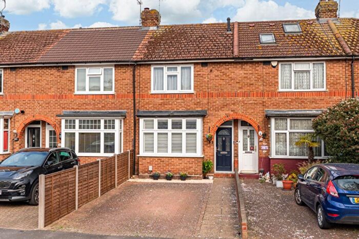 2 Bedroom Terraced House For Sale In Heathcote Avenue, Hatfield, Hertfordshire, AL10