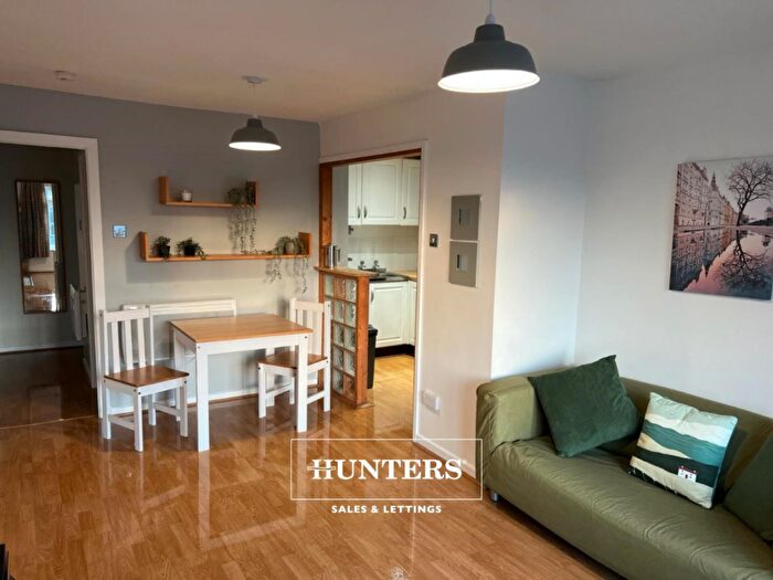 2 Bedroom Apartment To Rent In Abbeydale Mount, Leeds, LS5