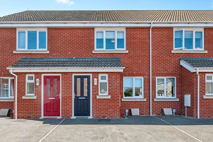 2 Bedroom Terraced House For Sale In Alderman Mcgee Gardens, Great Yarmouth, NR30