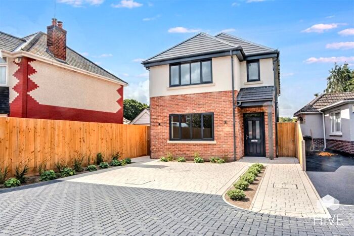 4 Bedroom Detached House For Sale In West Moors Road, Three Legged Cross, Wimborne, BH21