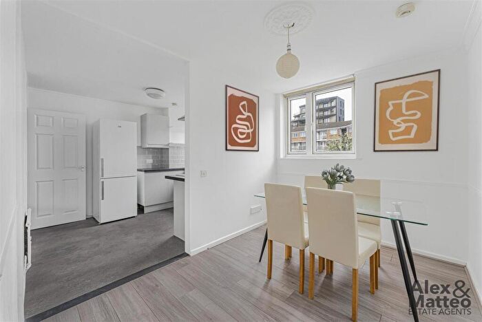 3 Bedroom Flat To Rent In Amina Way, Bermondsey, SE16