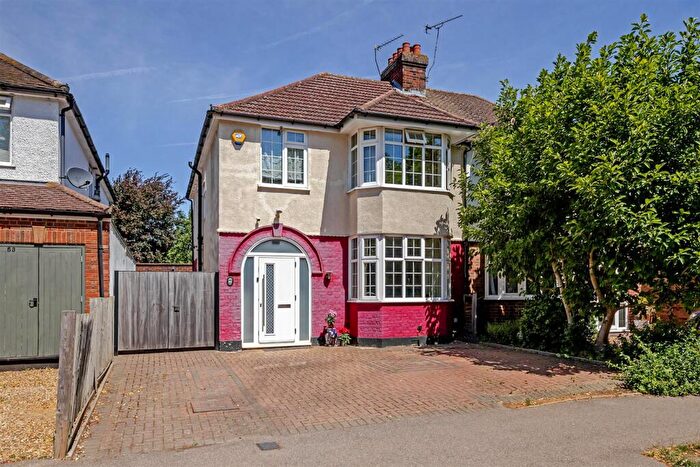 4 Bedroom Semi-Detached House For Sale In Elm Drive, St. Albans, AL4