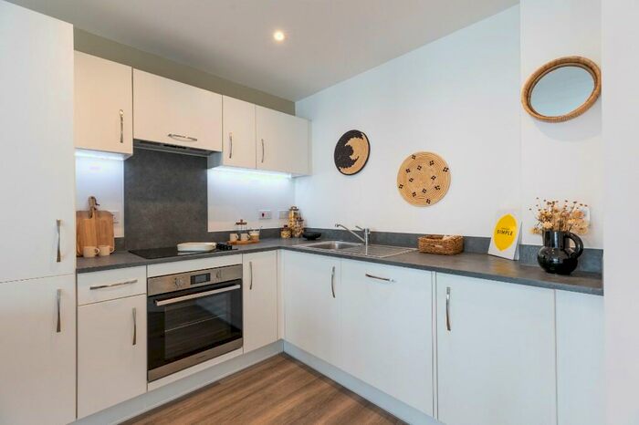 2 Bedroom Flat To Rent In Flat, Sherborne Place, Marina Place, Birmingham, B16