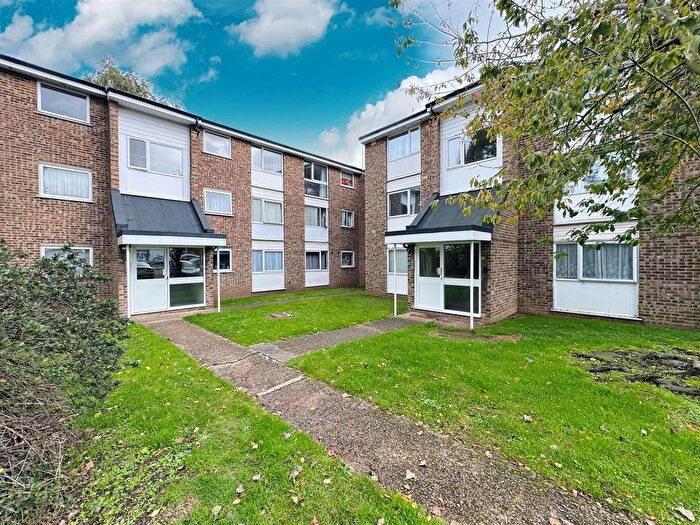2 Bedroom Flat To Rent In Queen Mary Court, East Tilbury, RM18