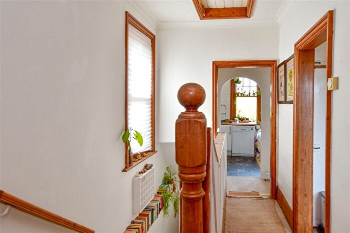 1 Bedroom Flat For Sale In Millers Road, Brighton, East Sussex, BN1