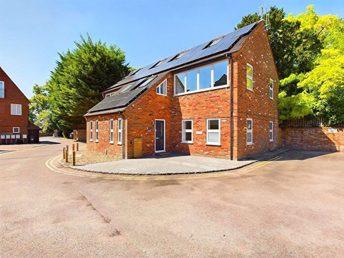 1 Bedroom Apartment For Sale In Buchanan House, Princes Risborough, Buckinghamshire, HP27