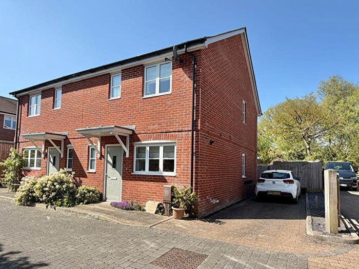 2 Bedroom Semi-Detached House For Sale In Waltham Chase, SO32