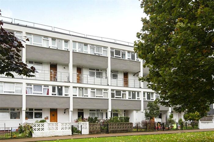 3 Bedroom Duplex To Rent In Treby Street, Mile End, London, E3