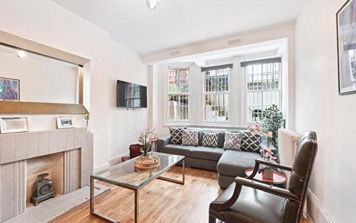 4 Bedroom Flat To Rent In Transept Street, Marylebone, London, NW1