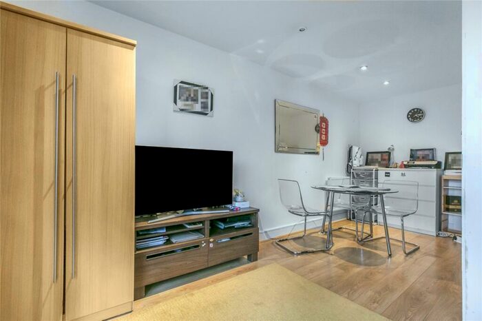 2 Bedroom Apartment To Rent In Jupiter House, Turner Street, London, E16