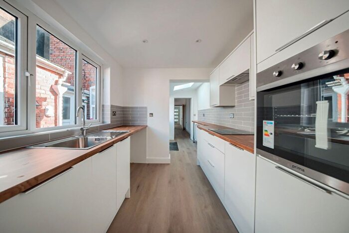 3 Bedroom Semi-Detached House For Sale In Avenue Road, Rowley Regis, B65
