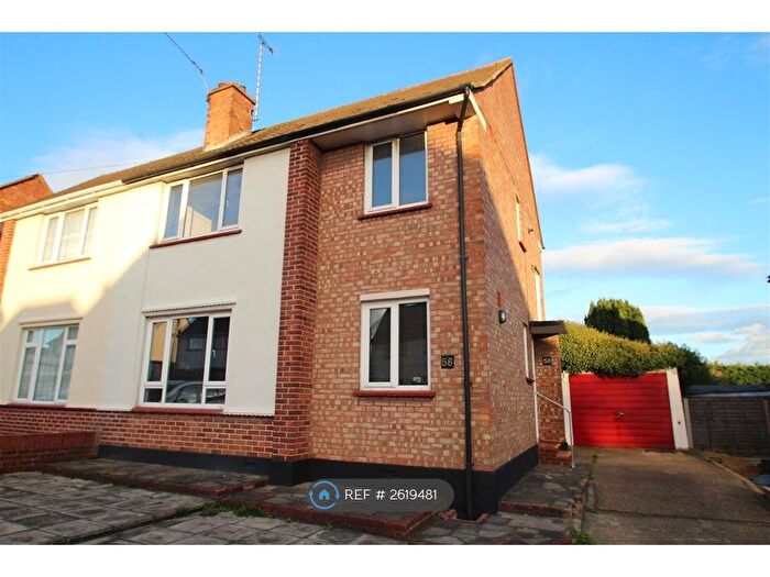 3 Bedroom Semi-Detached House To Rent In Weir Gardens, Rayleigh, SS6