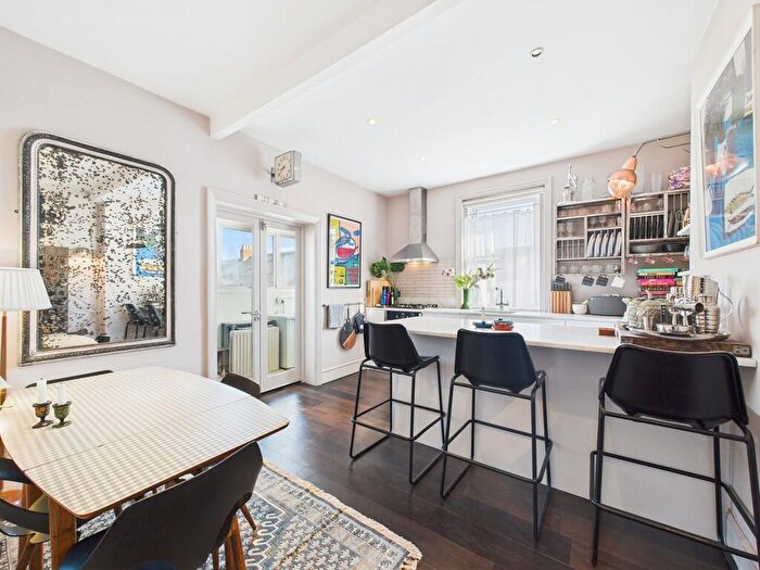 3 Bedroom Flat To Rent In Colebrook Road, Southwick, BN42