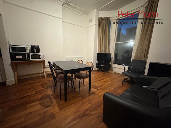 2 Bedroom Apartment To Rent In Priory Terrace, South Hampstead, NW6