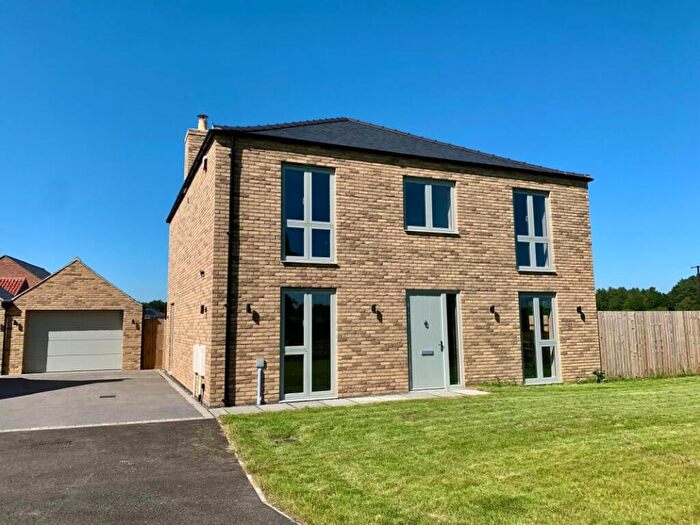 4 Bedroom Detached House For Sale In Woodpecker Close, Market Rasen, LN8