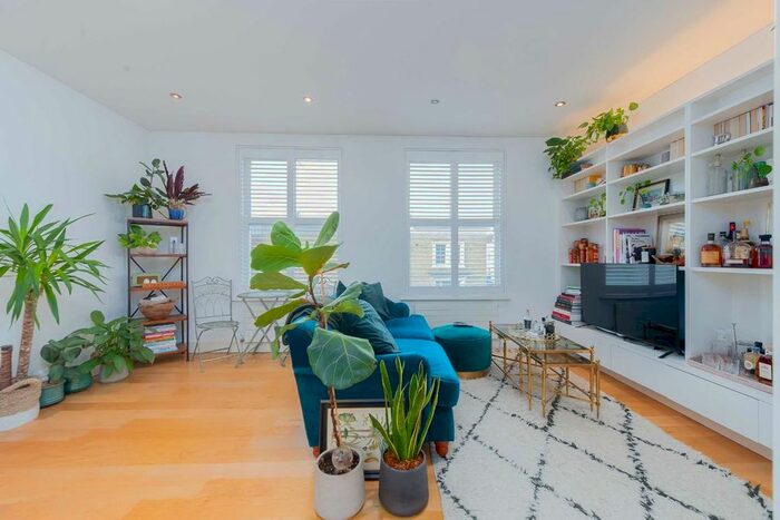1 Bedroom Flat To Rent In Portobello Road, London, W11