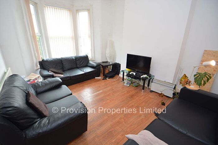 4 Bedroom Terraced House To Rent In Delph Mount, Woodhouse, Leeds, LS6