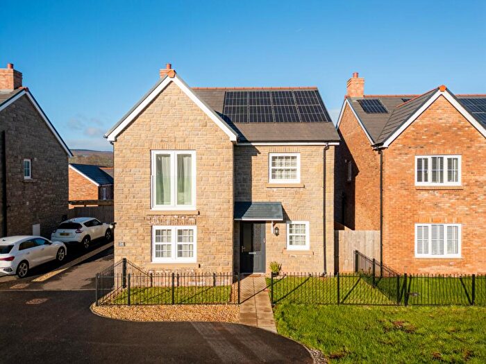 4 Bedroom Detached House For Sale In Abbey Woods, Llantarnam, NP44