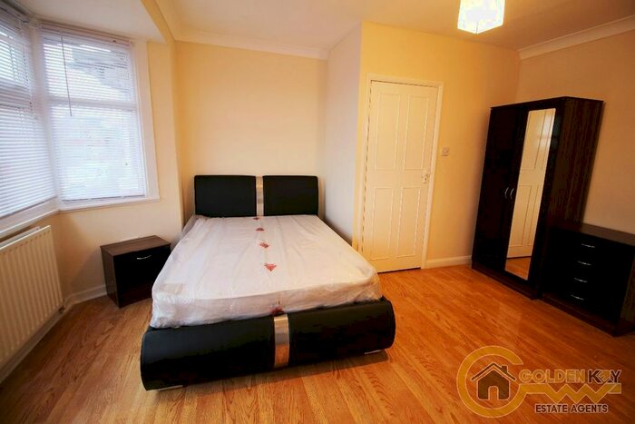 Studio To Rent In Quantock Gardens, London, NW2