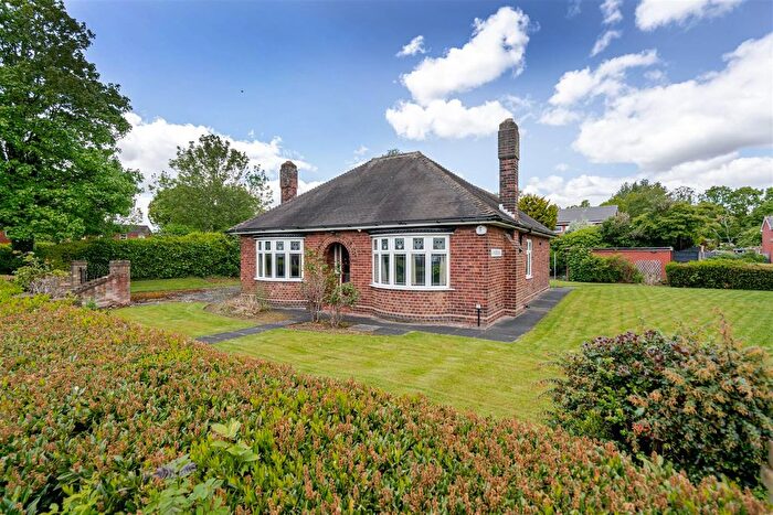 3 Bedroom Detached Bungalow For Sale In Anderson Close, Padgate, Warrington, WA2