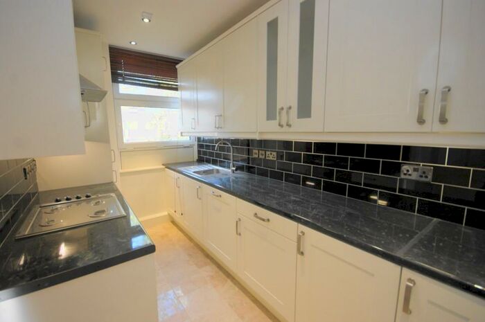 3 Bedroom Maisonette To Rent In Munster Square, Euston, NW1