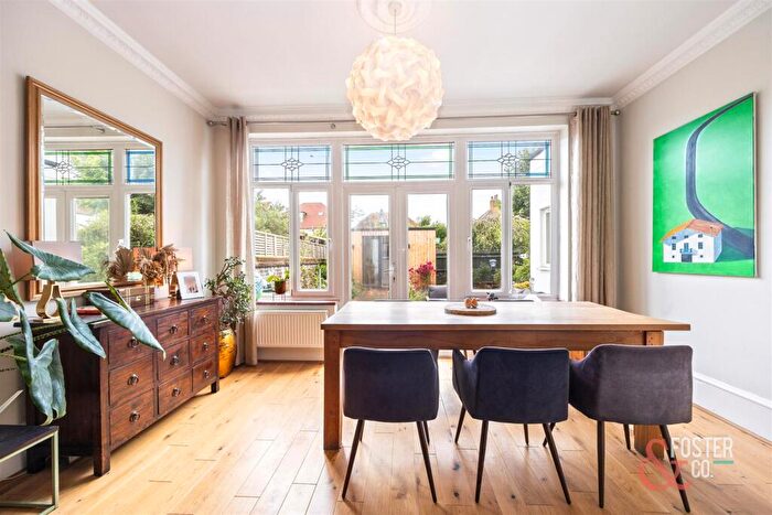 2 Bedroom Flat For Sale In Carlisle Road, Hove, BN3