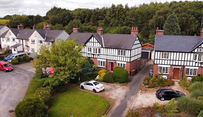 3 Bedroom Semi-Detached House For Sale In Coton Park, Swadlincote, Swadlincote, DE12