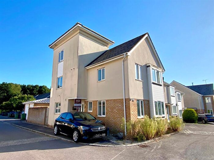 4 Bedroom Detached House For Sale In Acanthus Court, Whiteley, PO15