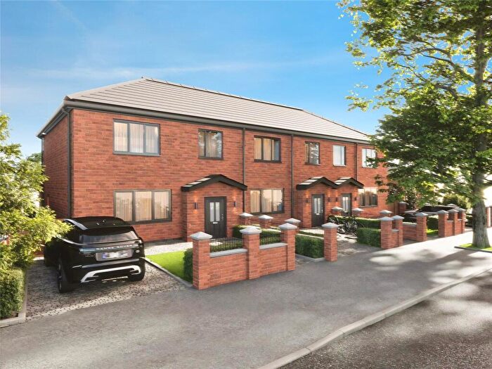 3 Bedroom Terraced House For Sale In Burland Road, Romford, Essex, RM5