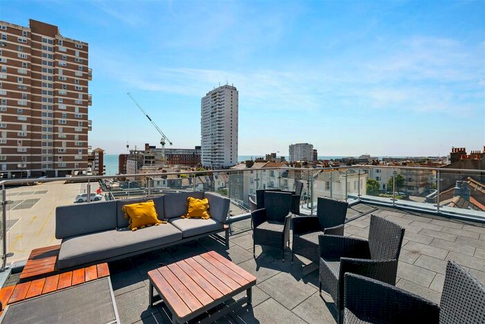 3 Bedroom Flat To Rent In Churchill Square, Brighton, BN1